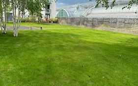 Modern Apt Cardiff City Centre - Prime Location